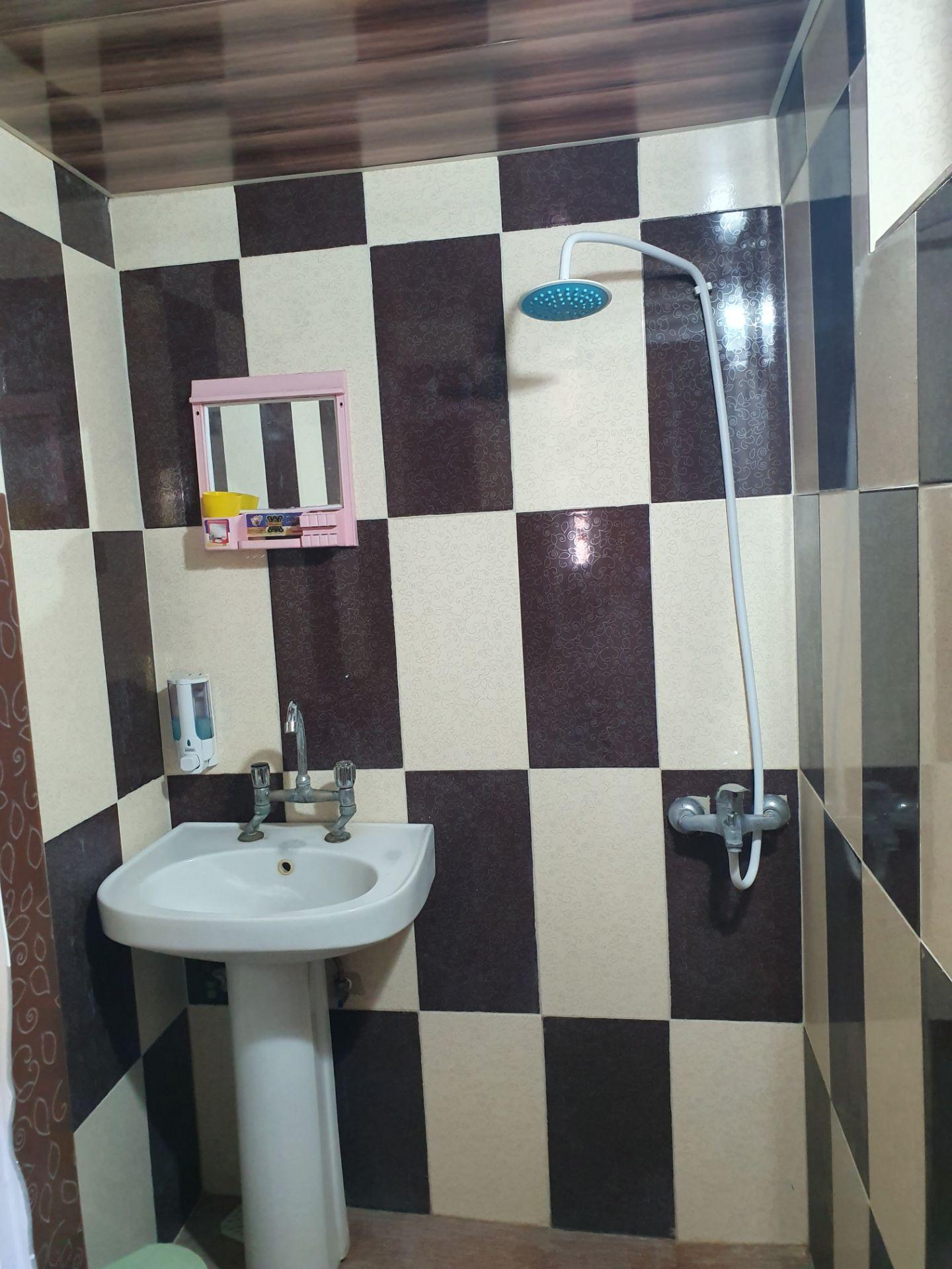 مجتمع اقامتی و باغ بهبهانی _ میخک