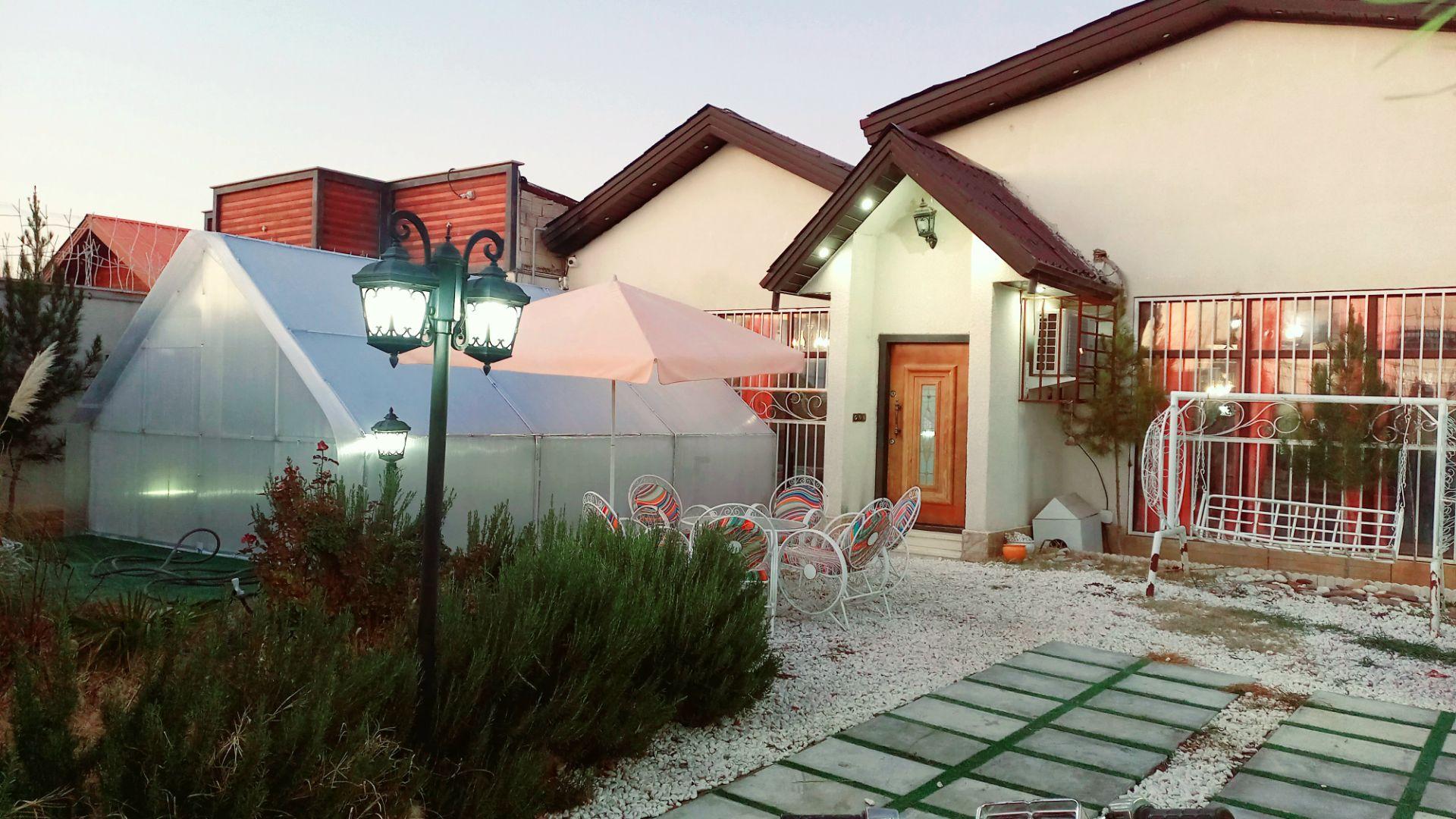 ویلا مارالی ،چوبی دوبلکس استخر سرپوشیده