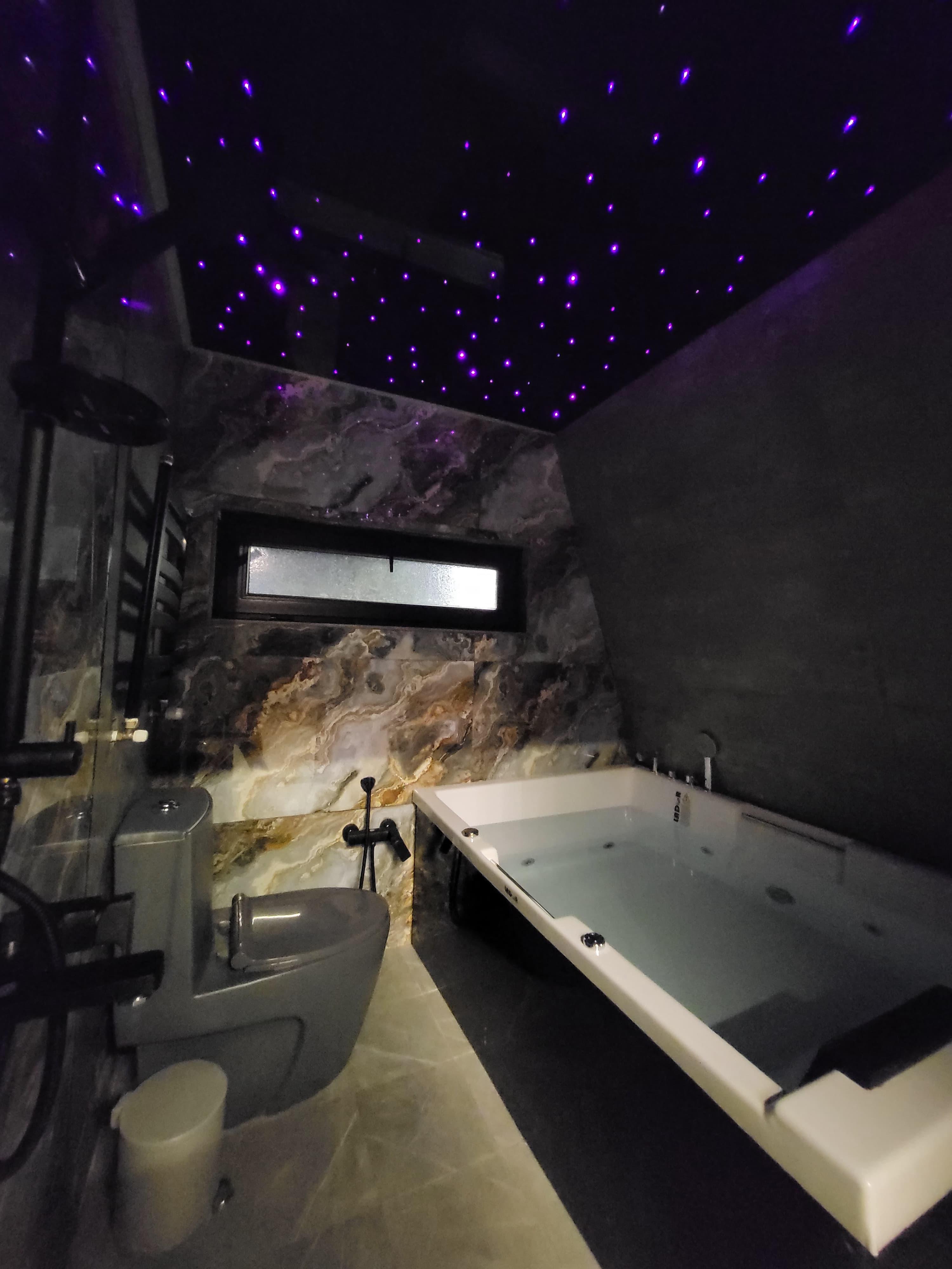 ویلای لاکچری سوئیسی آس همراه با جکوزی