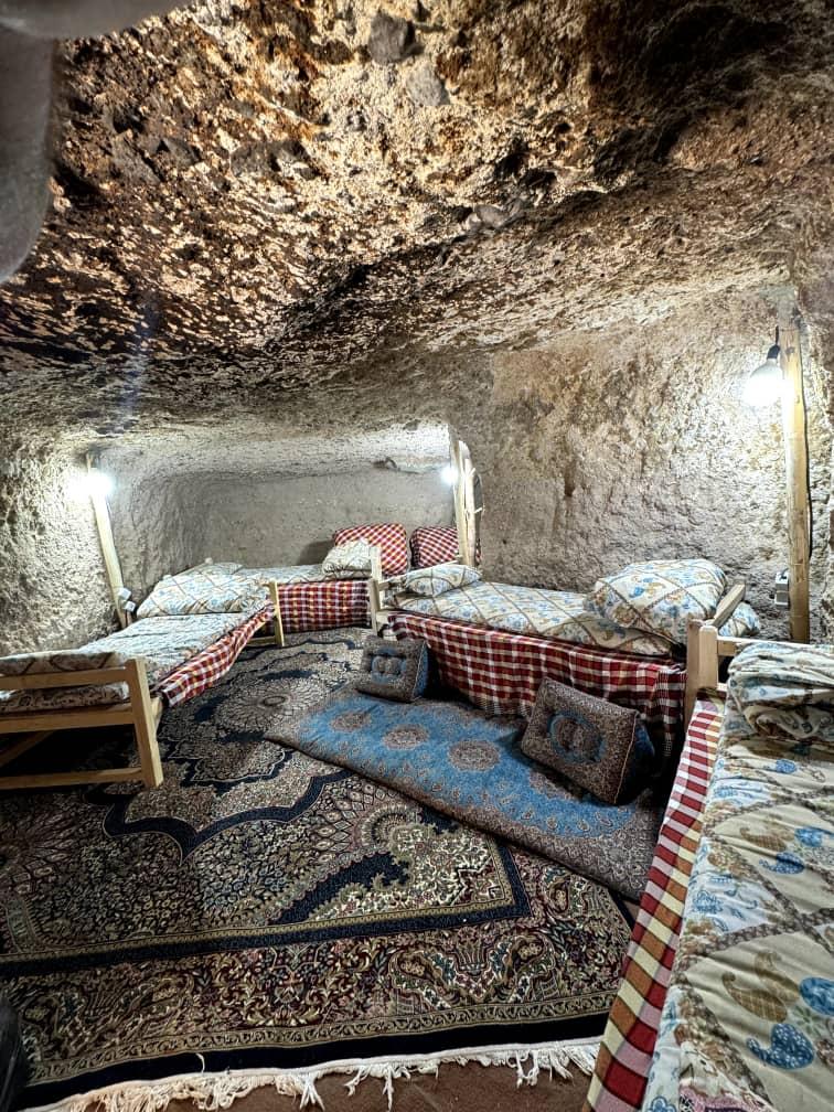 بوم گردی بن میمند در اطراف شهربابک