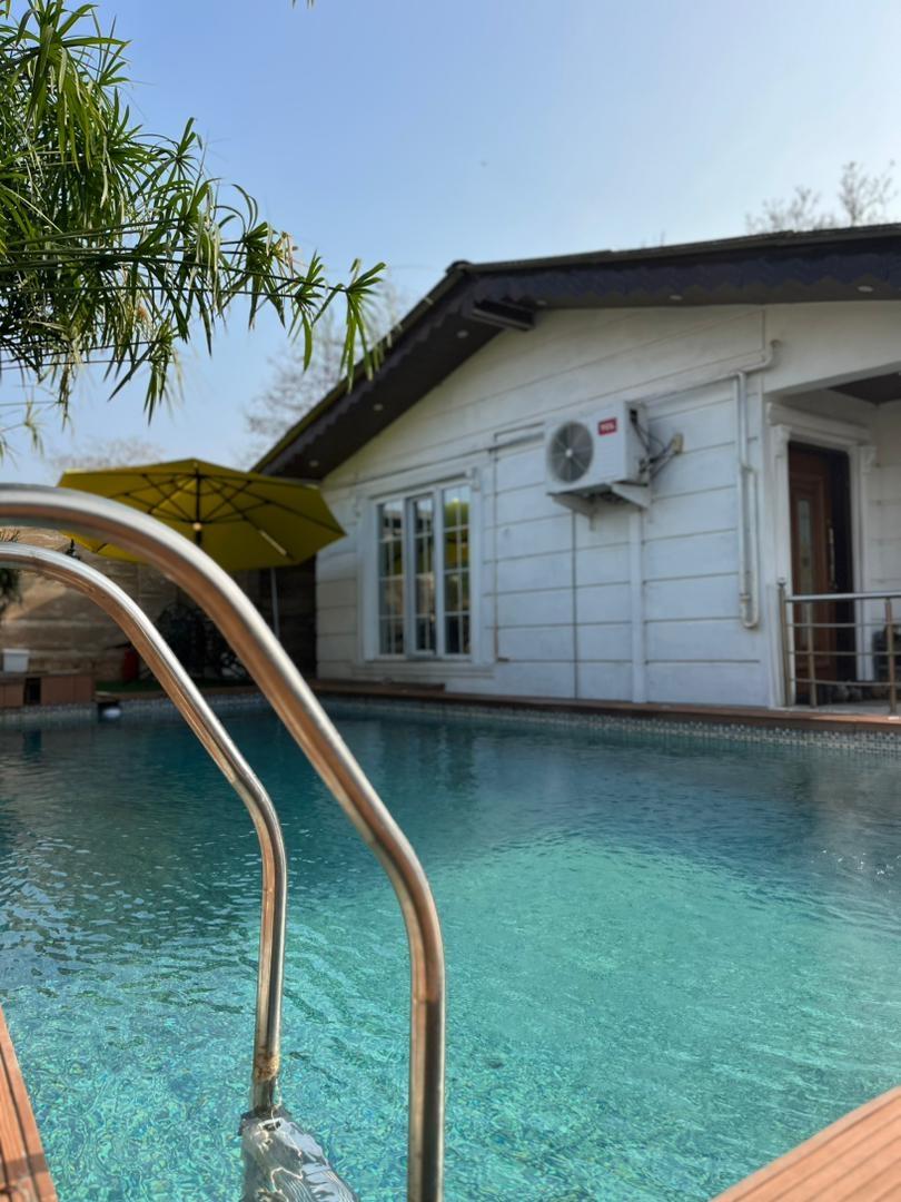 ویلای ساحلی با استخر آب گرم و جکوزی