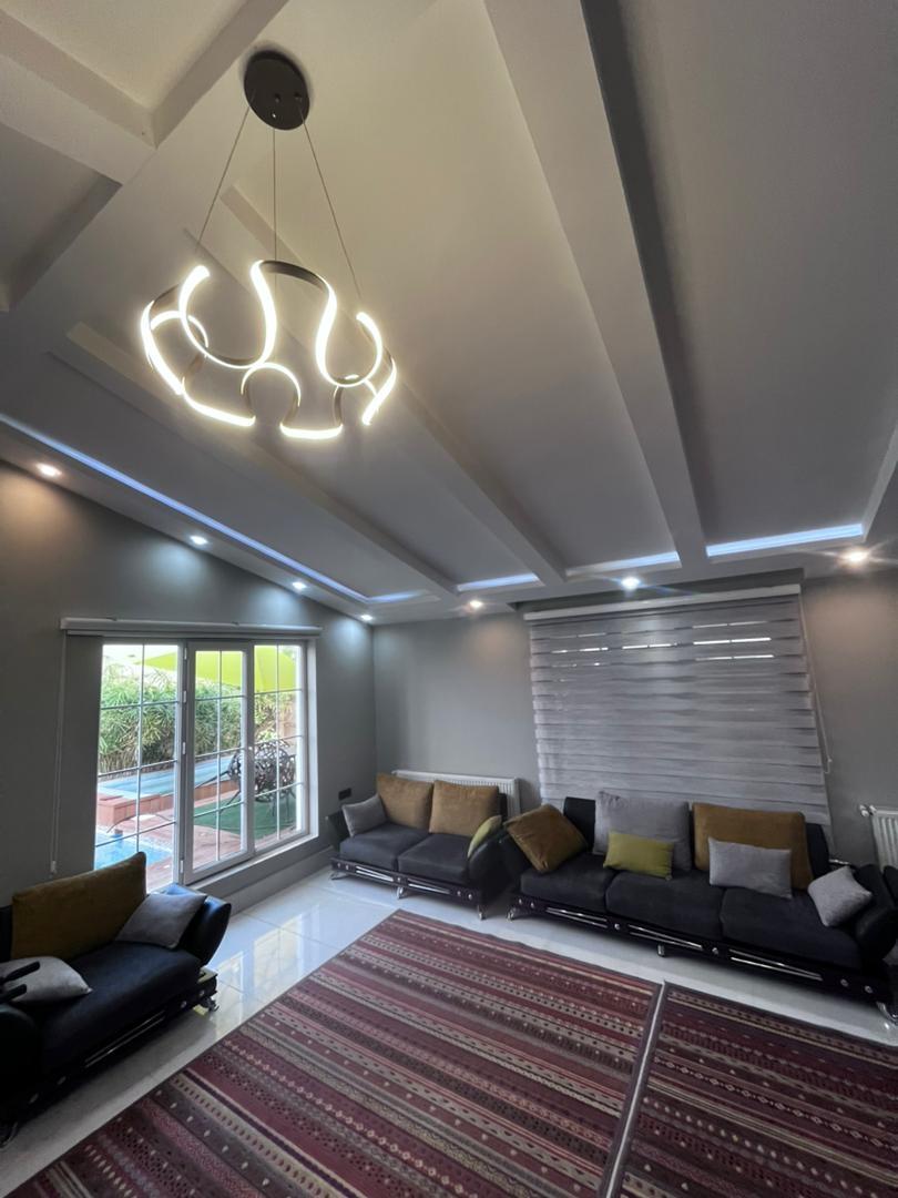 ویلای ساحلی با استخر آب گرم و جکوزی