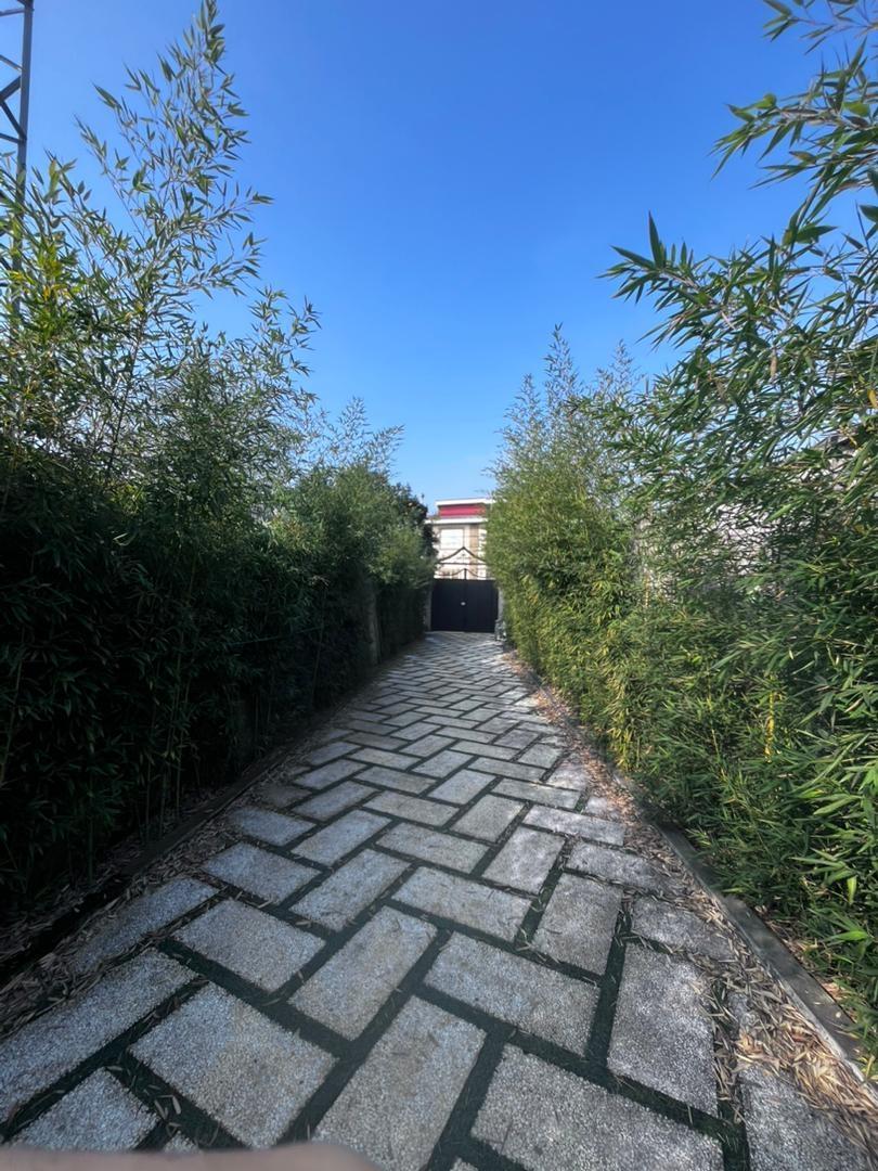 ویلای ساحلی با استخر آب گرم و جکوزی