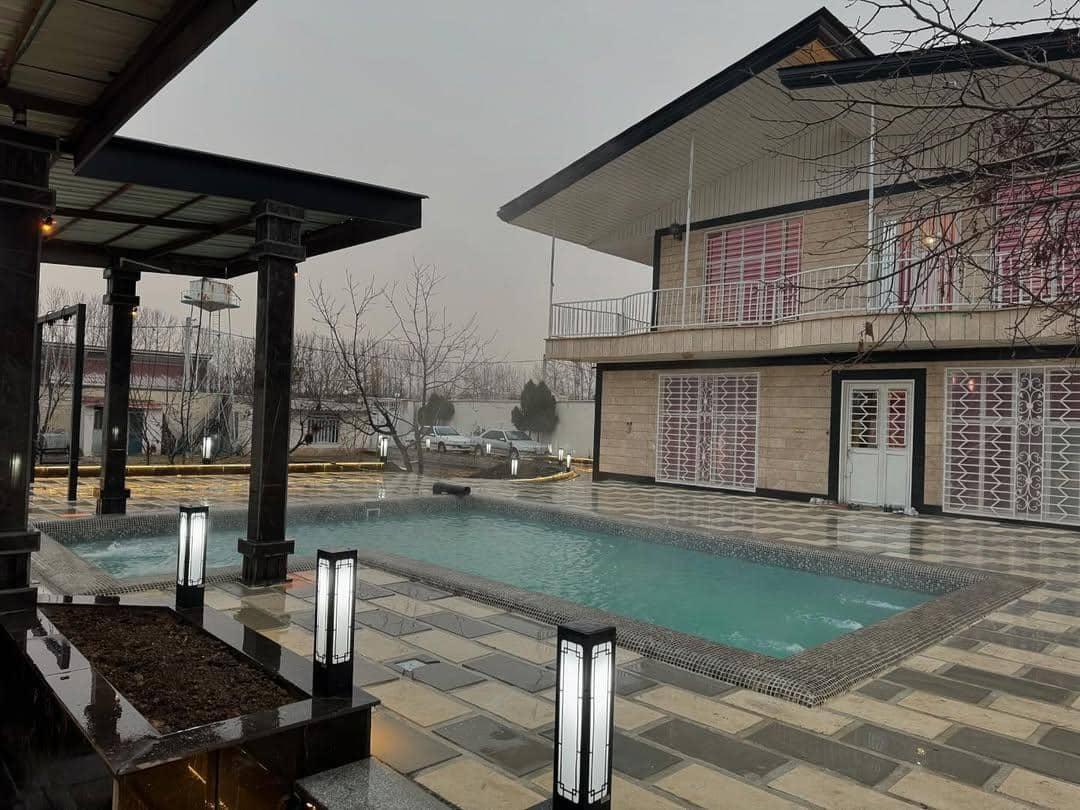 سه خوابه استخر ۴ فصل آبگرم سهیلیه