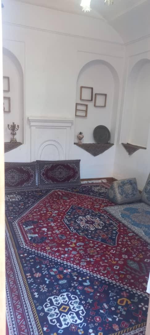 اجاره اقامتگاه عمارت عباس قلی خان در آباده