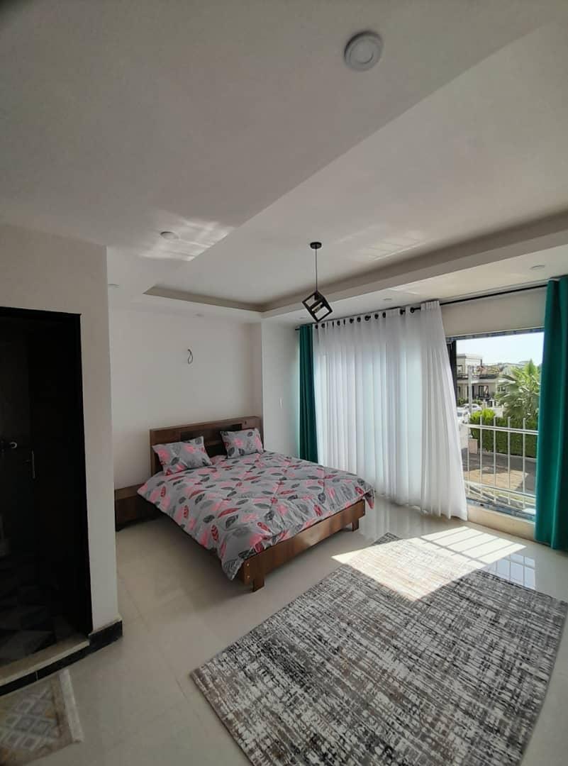 ویلا شهرکی استخر آبگرم لاکچری جنب خانه دریا