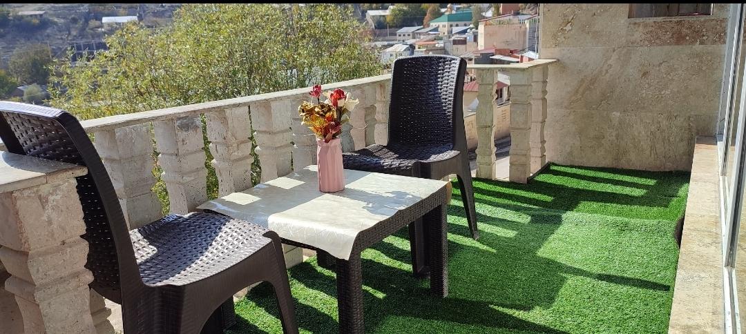 دوخوابه با حوضچه آبگرم گوگردی لاریجان