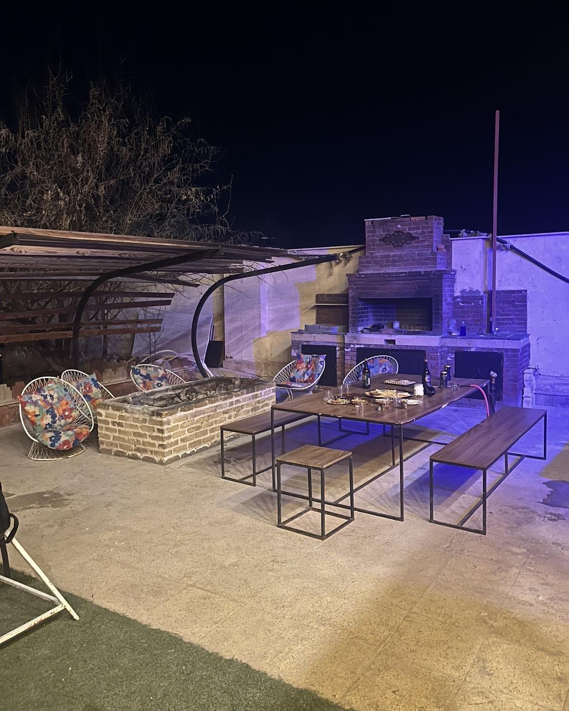 عمارت هوتارو با استخر آبگرم در زعفرانیه