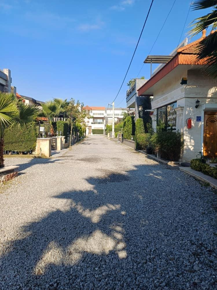 ویلا شهرکی استخر آبگرم لاکچری جنب خانه دریا