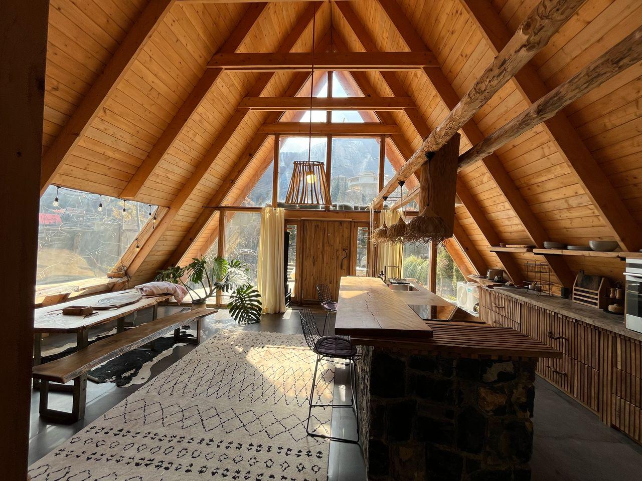 رزرو کلبه سوئیسی چوبی در کلاردشت