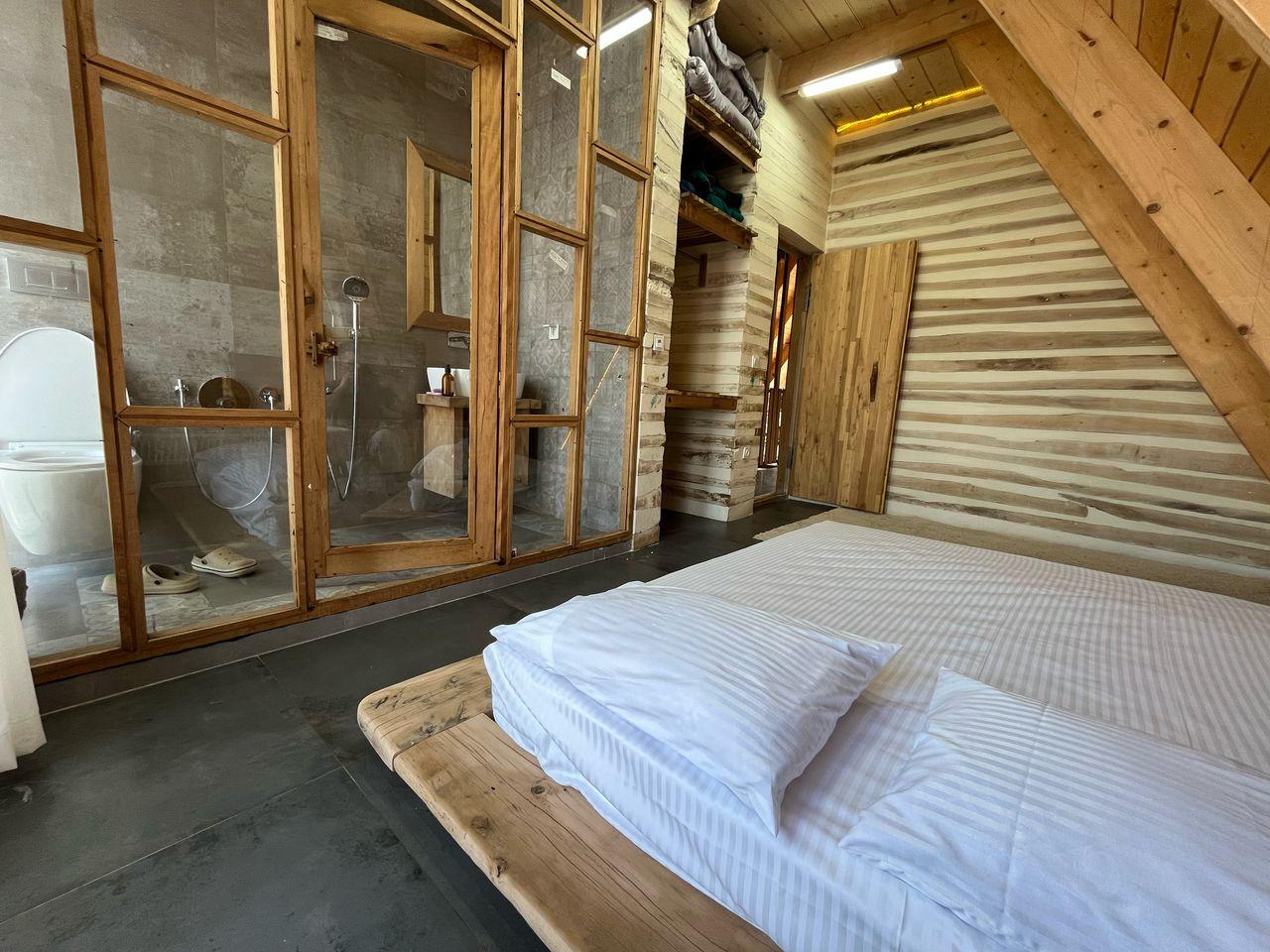 رزرو کلبه سوئیسی چوبی در کلاردشت