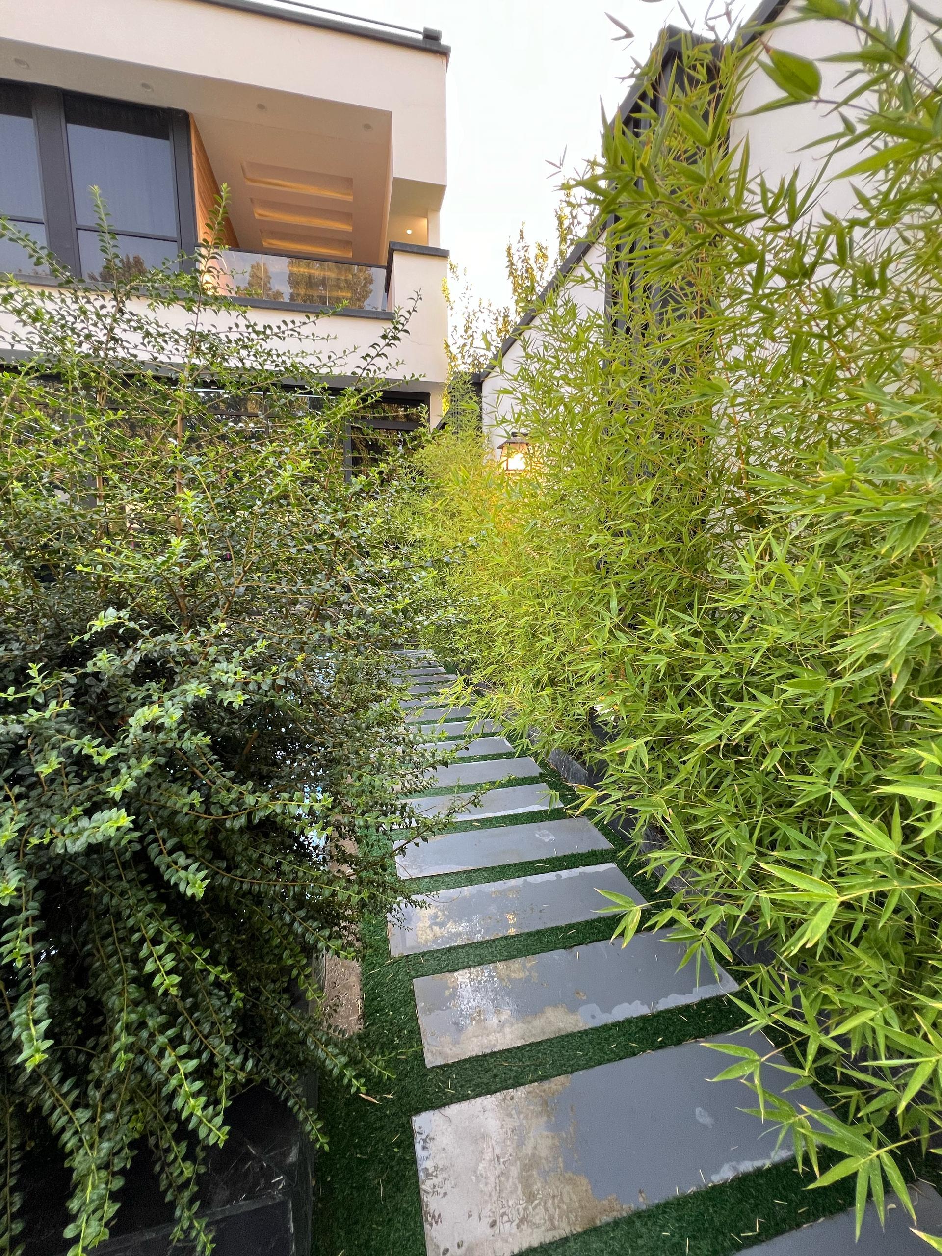 ویلا دوبلکس مدرن با ویو ابدی و استخر آبگرم