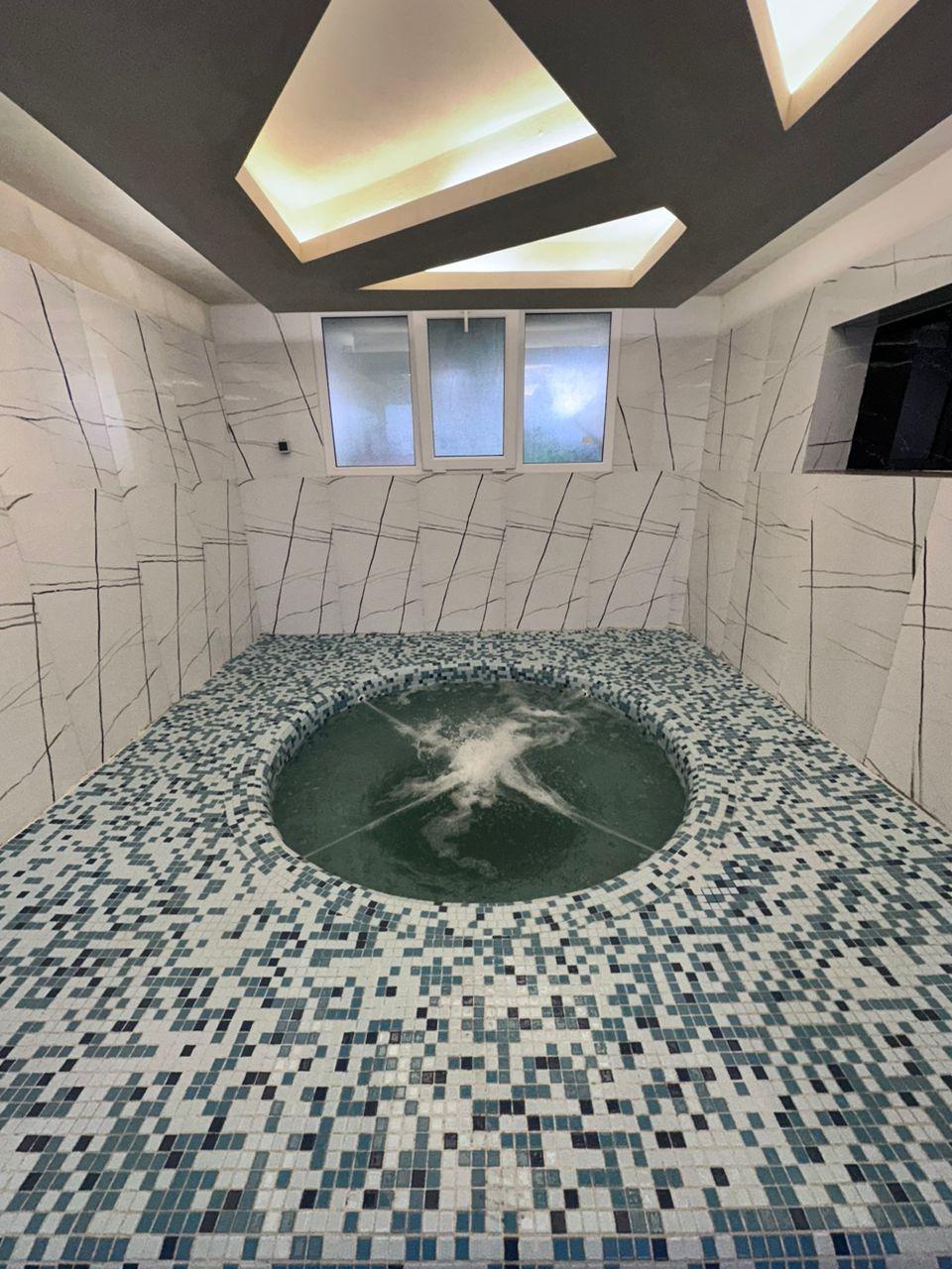 ویلا سورنا استخر چهار فصل جکوزی