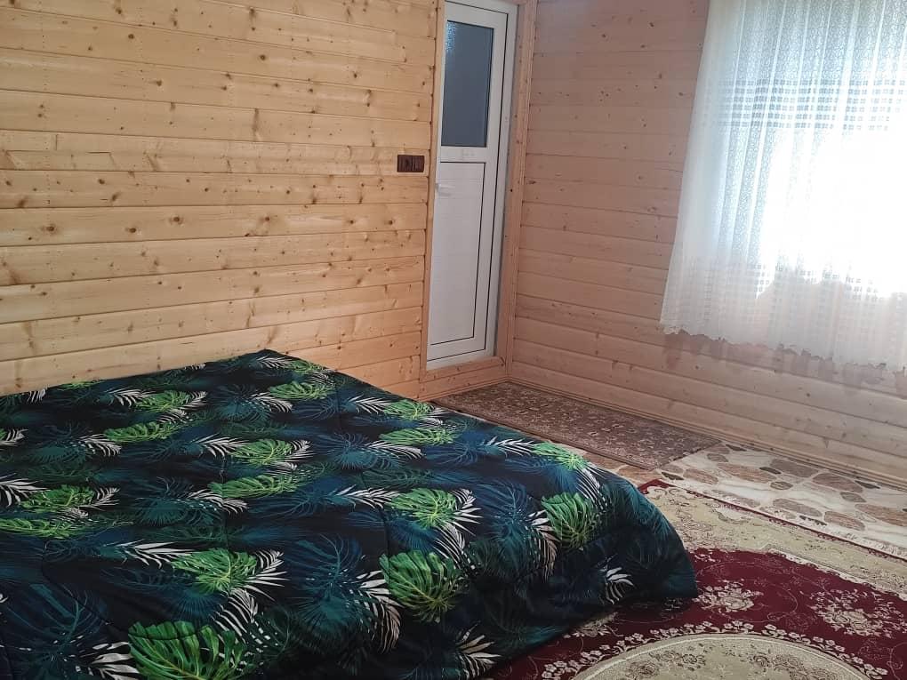 کلبه چوبی شش خوابه مستراستخرداروجکوزی دار