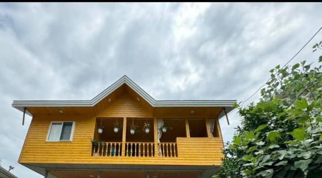 کلبه چوبی شش خوابه مستراستخرداروجکوزی دار