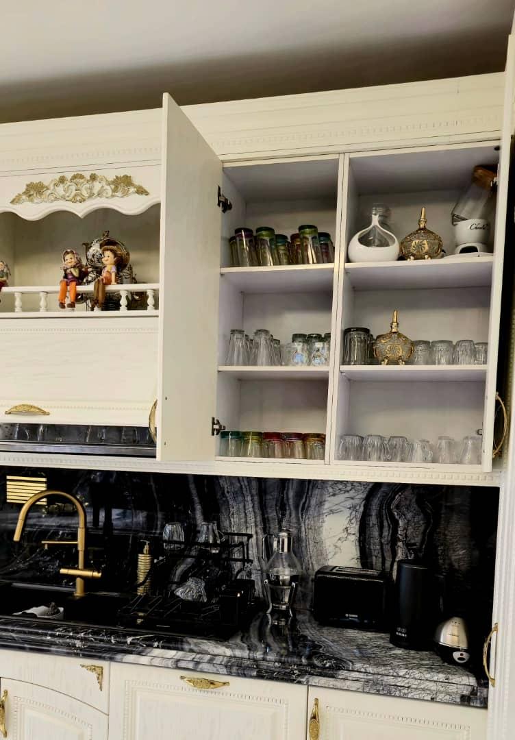 عمارت فوق لوکس با استخر چهار فصل