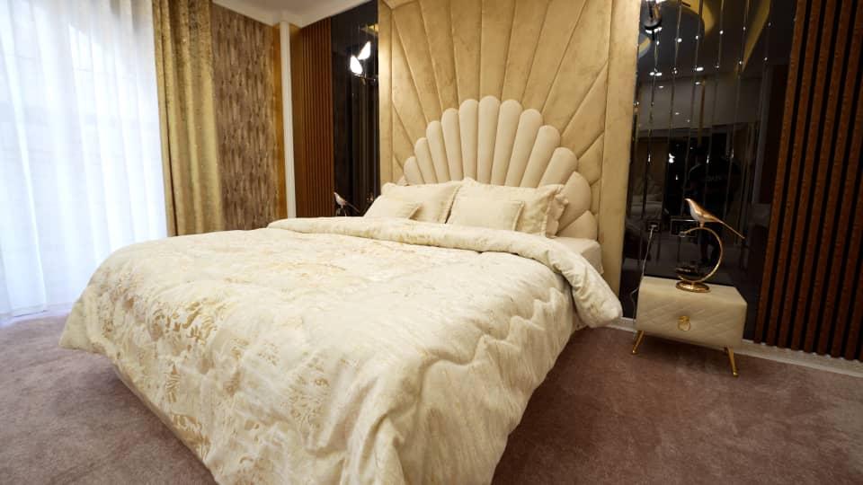 عمارت فوق لوکس با استخر چهار فصل