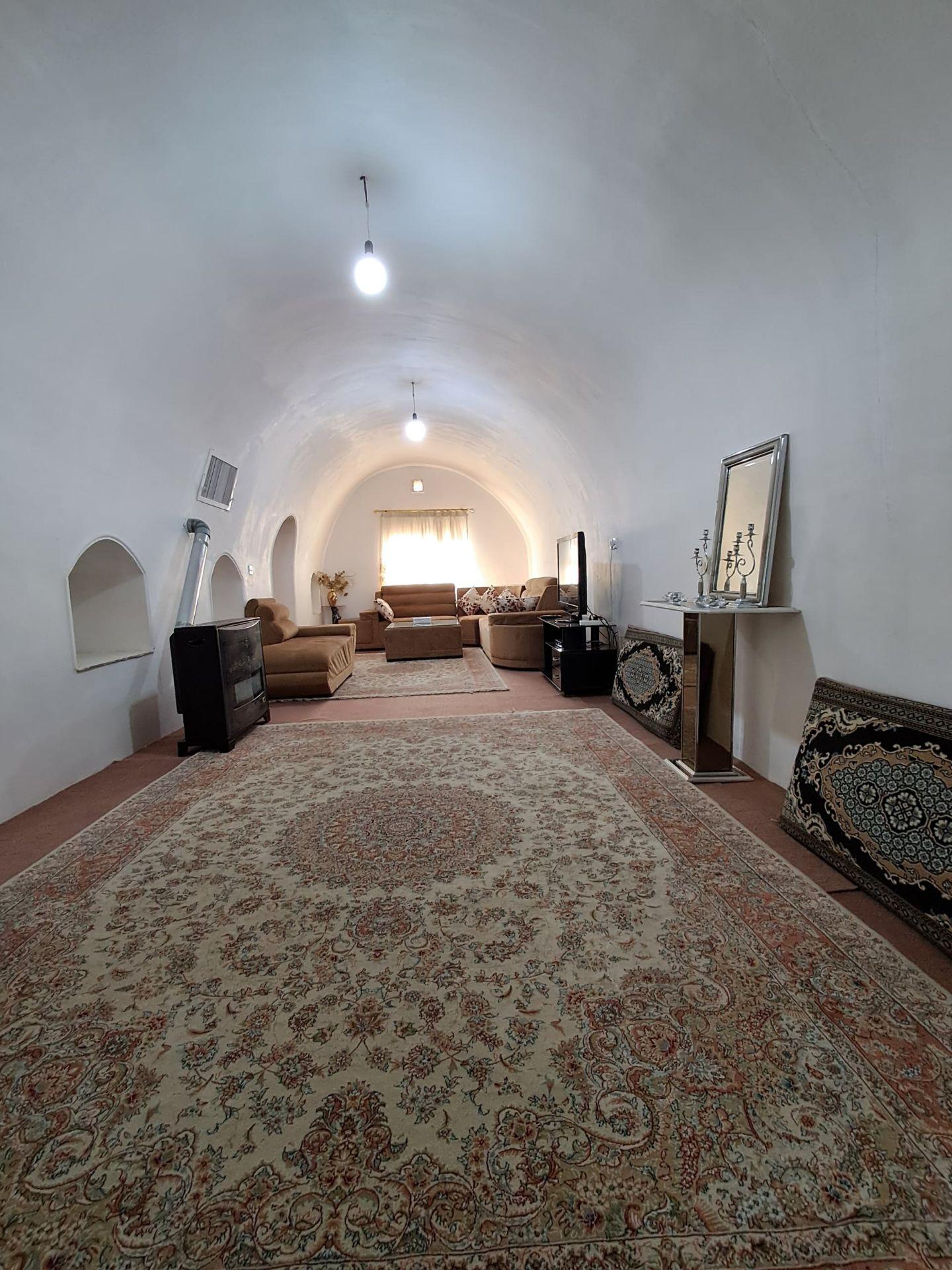 اقامتگاه بومگردی فانوس در گرمسار