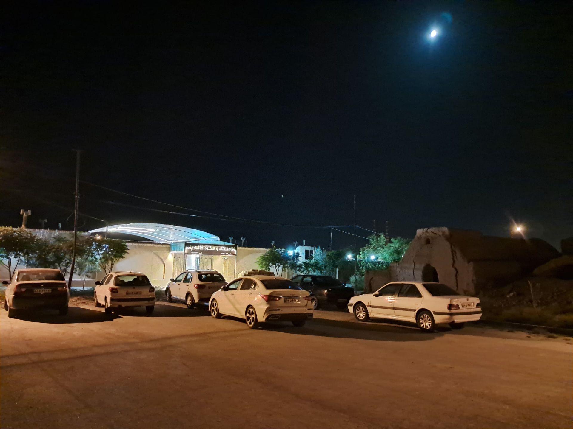 اقامتگاه بومگردی فانوس در گرمسار