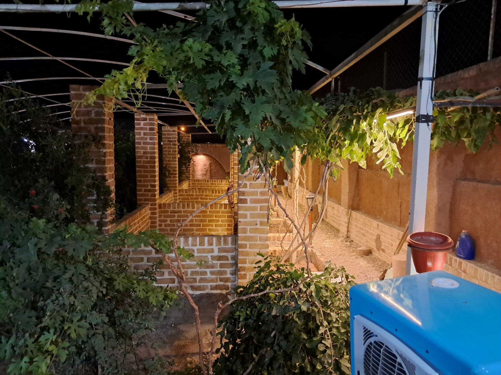 اقامتگاه بومگردی فانوس در گرمسار