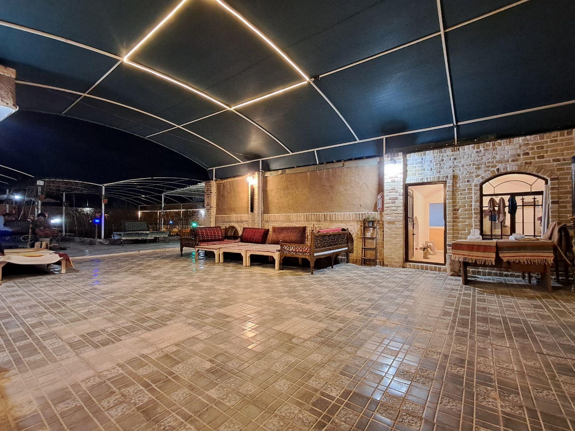 اقامتگاه بومگردی فانوس در گرمسار