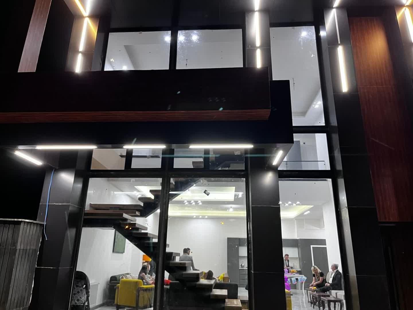 ویلای ۴ خوابه با استخرآبگرم و جکوزی کازانوا