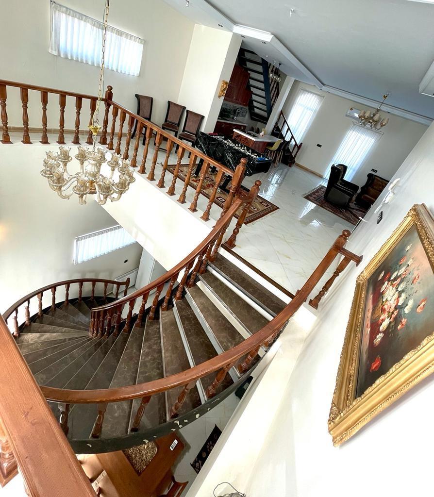 ویلا 4 خوابه استخر آبگرم روباز تریپلکس رودهن