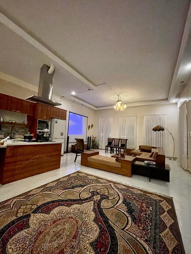 ویلا 4 خوابه استخر آبگرم روباز تریپلکس رودهن