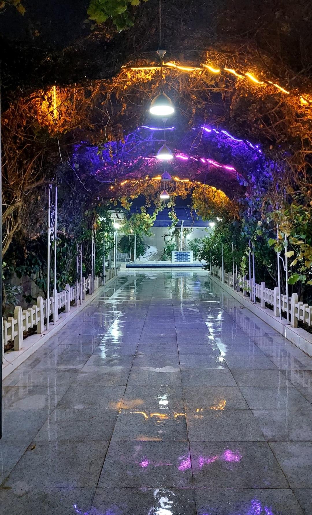 عمارت دو خوابه استخردار ابگرم مهستان