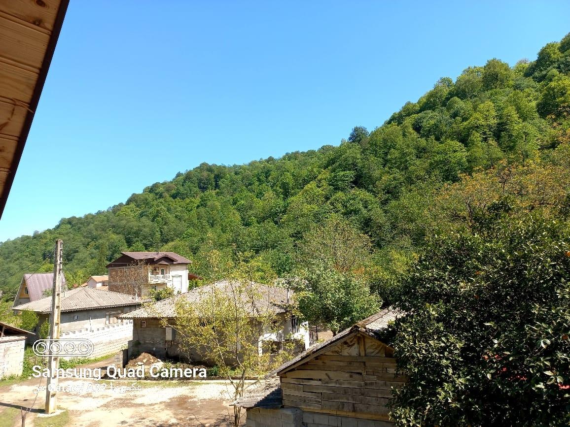 کلبه چوبی سوئیسی دلوین در جاده اسالم