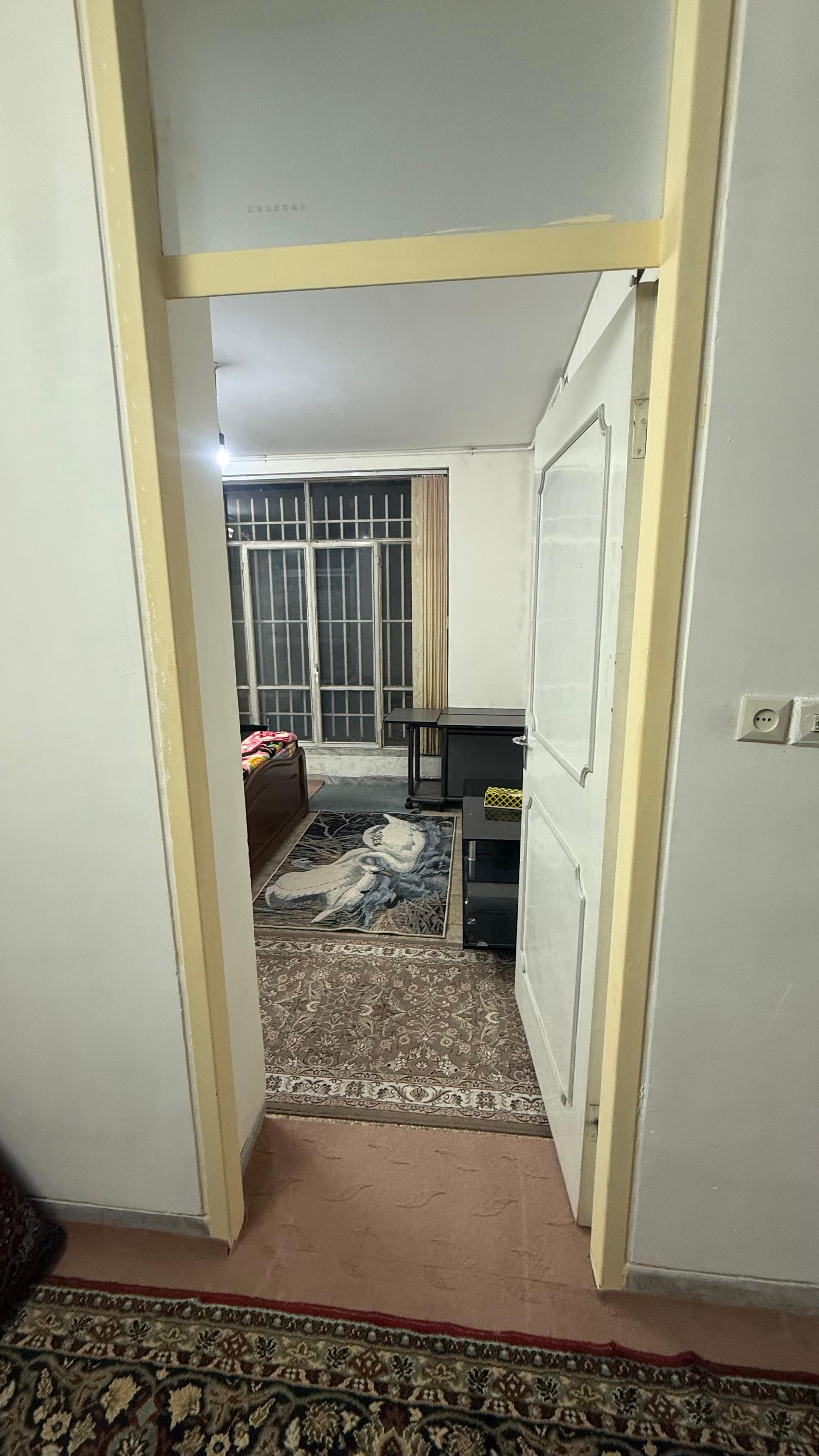 منزل دوخوابه دربست حیاط دار