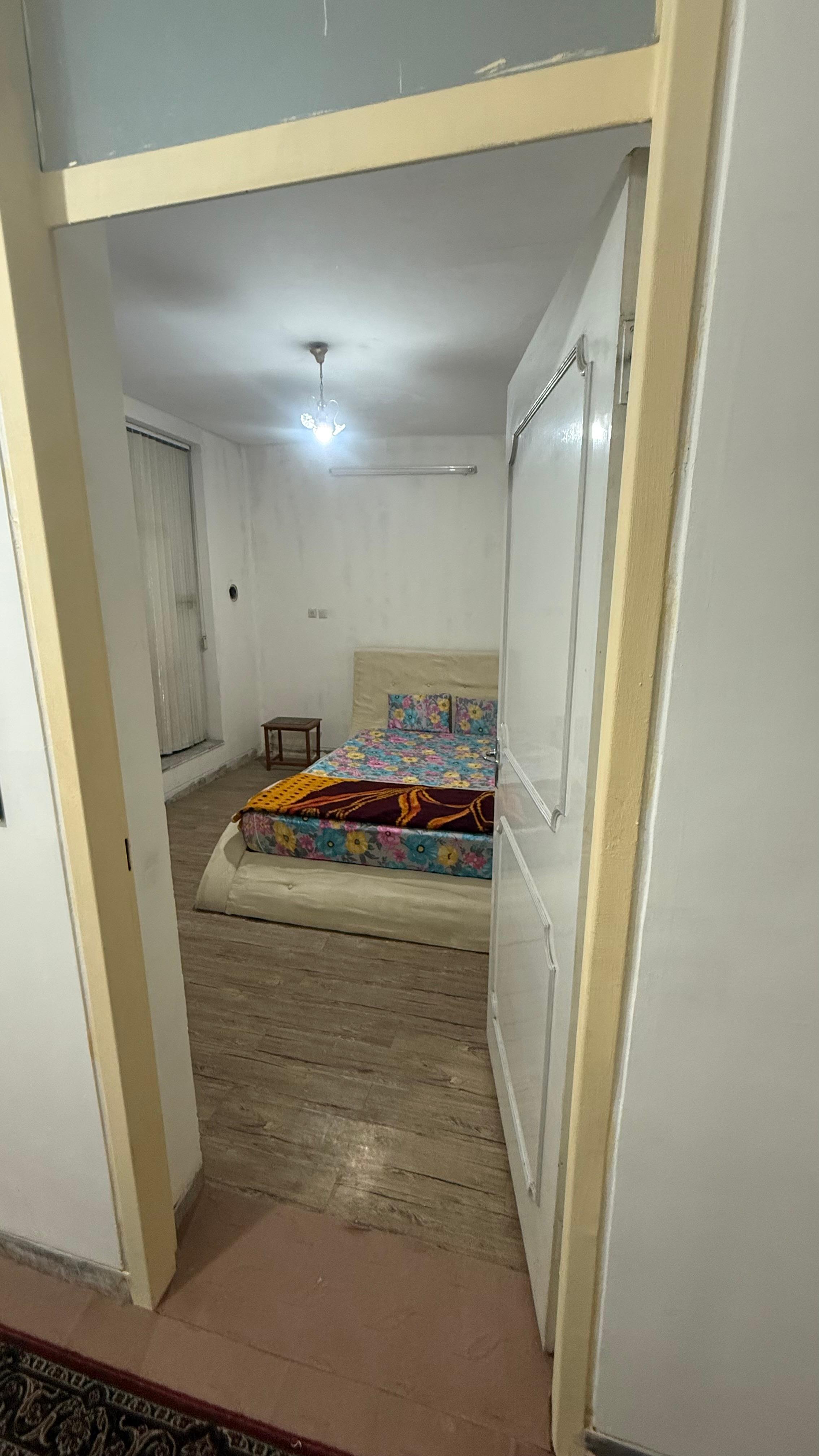 منزل دوخوابه دربست حیاط دار