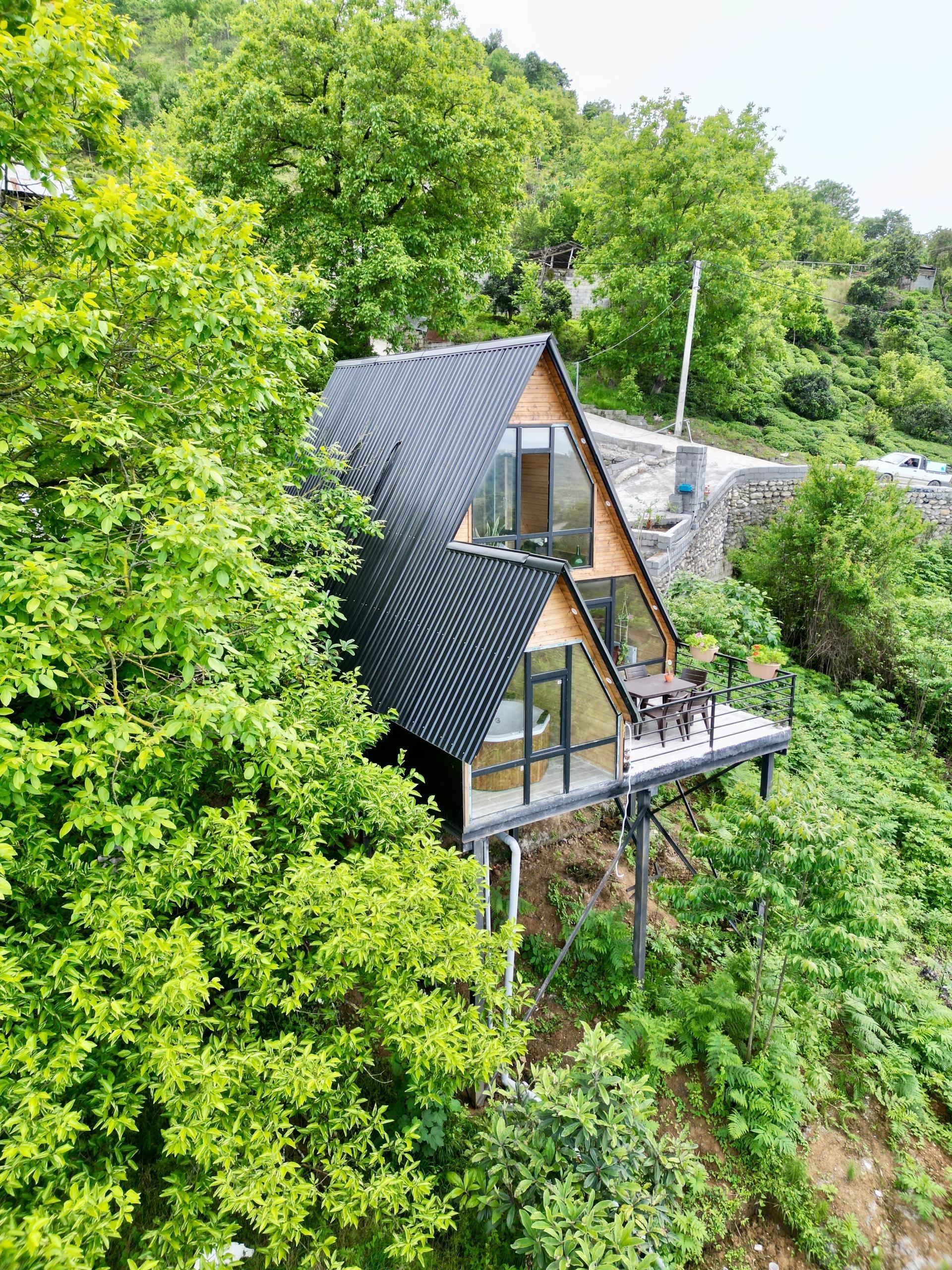 کلبه دوبلکس سوئیسی جانا با جکوزی