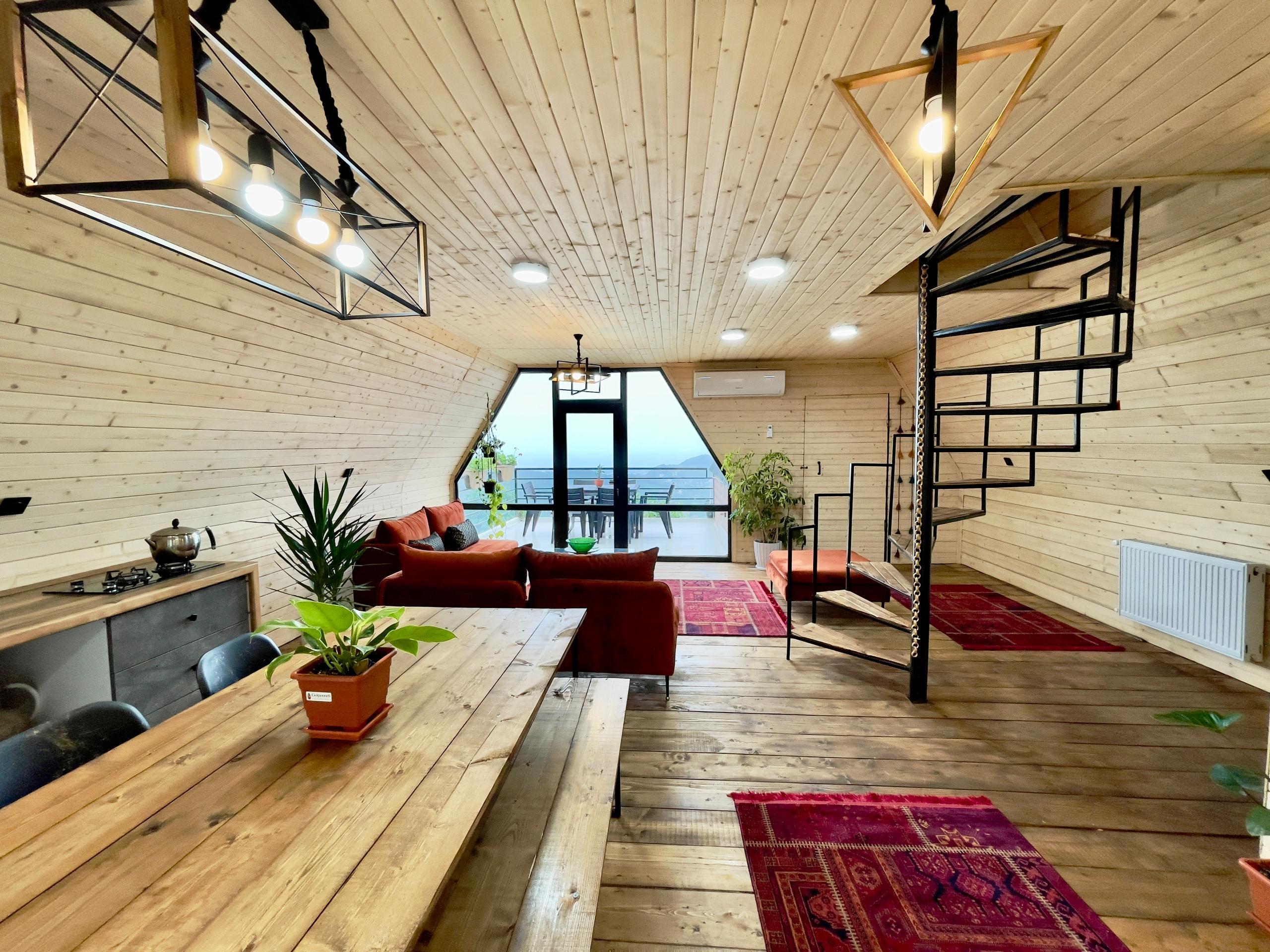 کلبه دوبلکس سوئیسی جانا با جکوزی