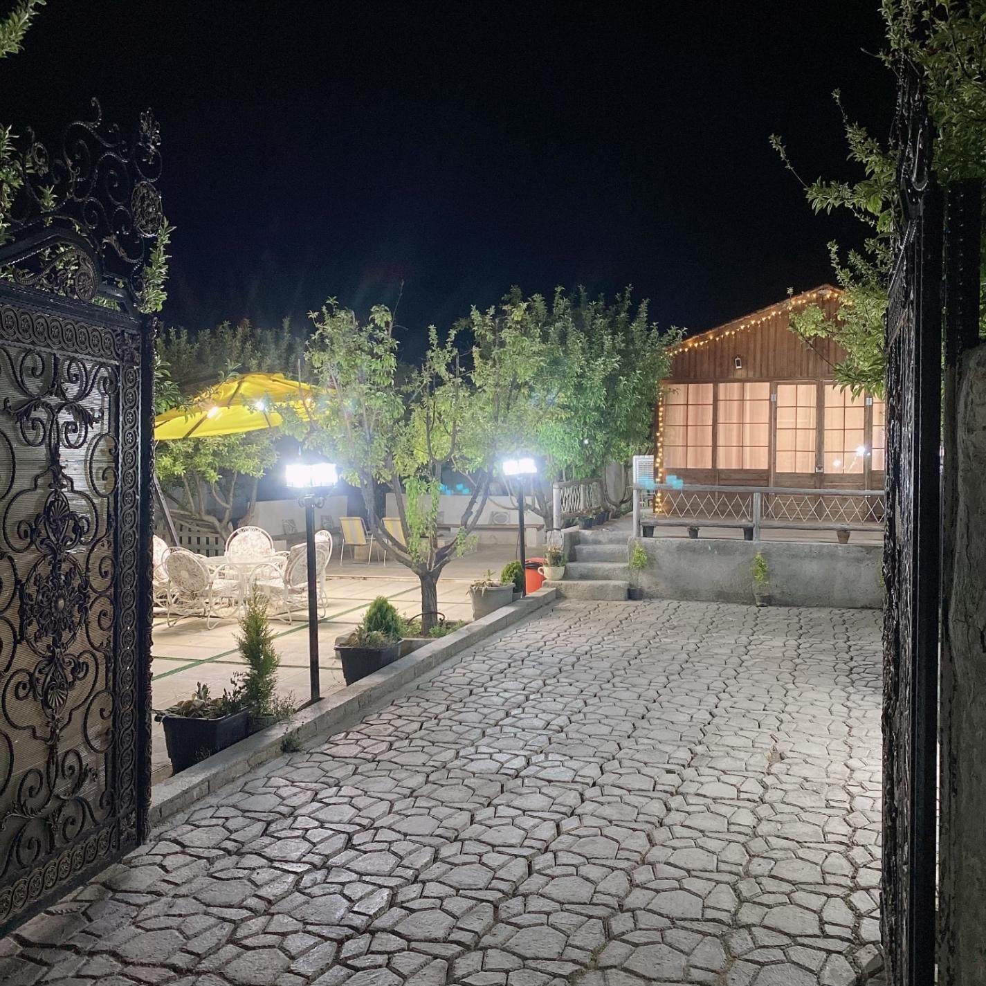 کلبه چوبی تک خواب دشت ارژن