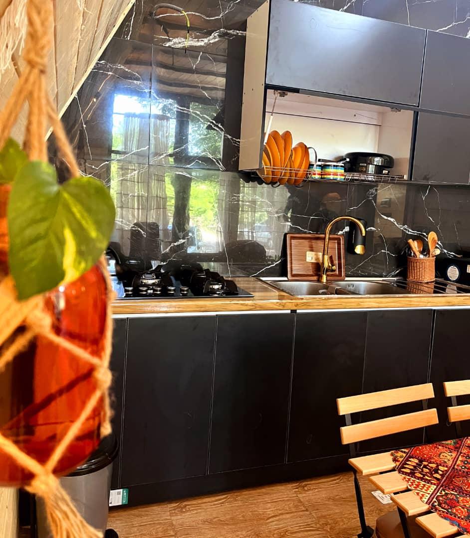 کلبه سوئیسی جنگلی تی تی