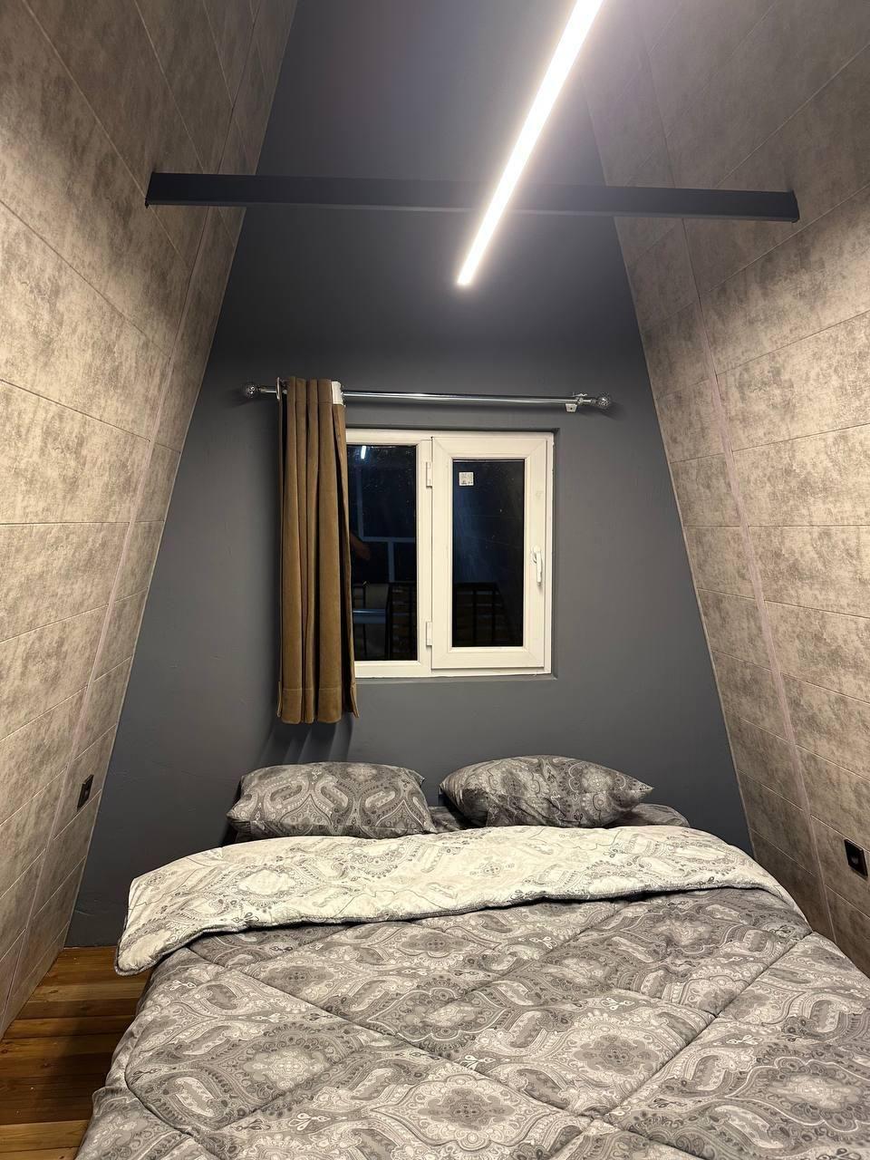 کلبه سوئیسی دو خواب برکه