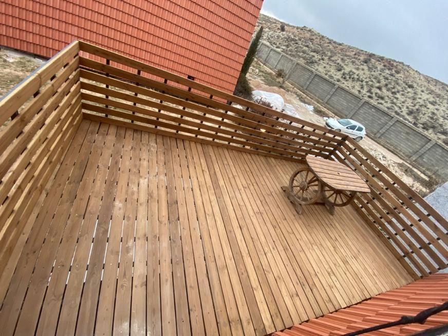 کلبه سوئیسی دو خواب برکه