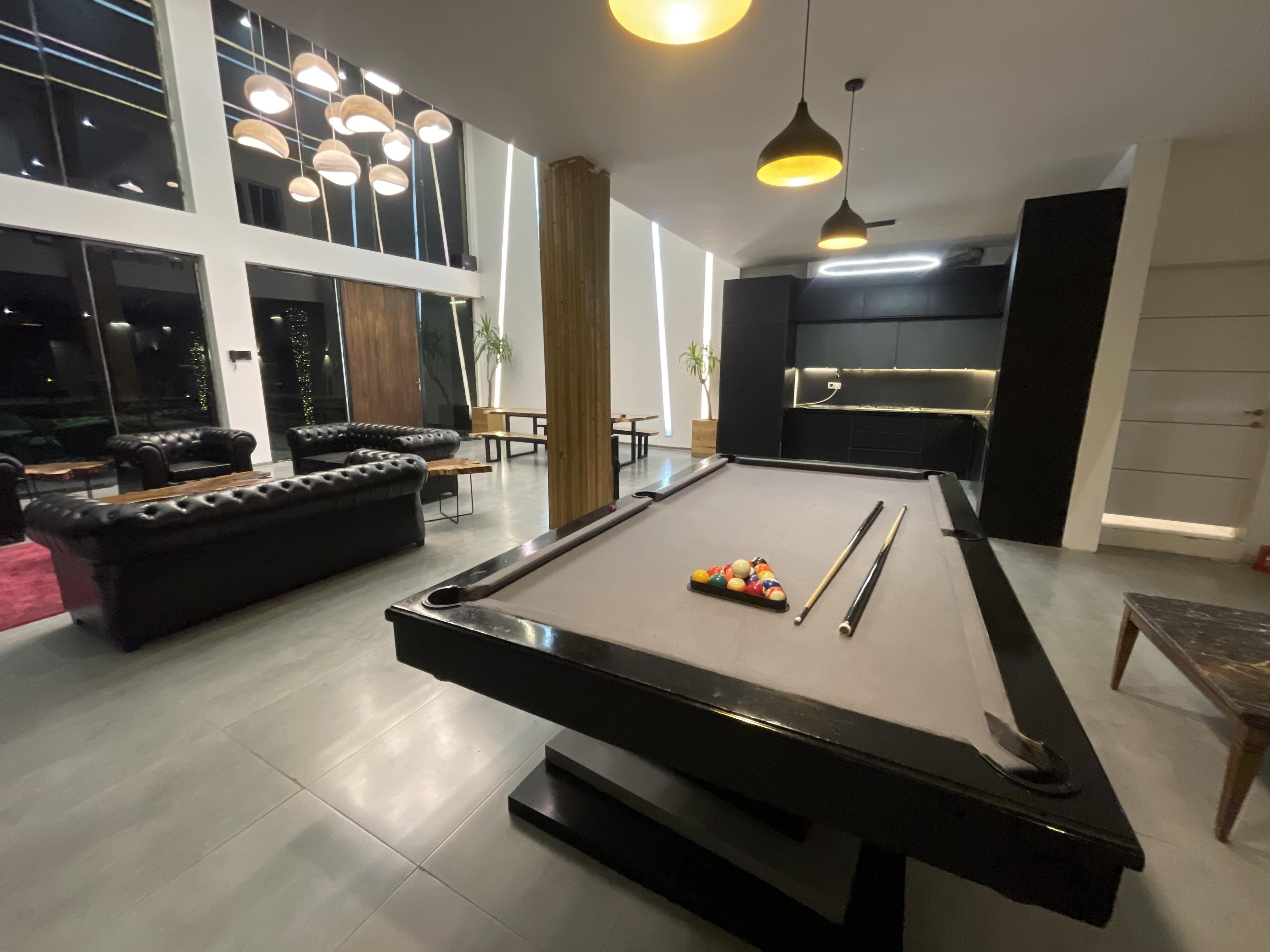 ویلا شهرکی سه خواب استخردار آسایش