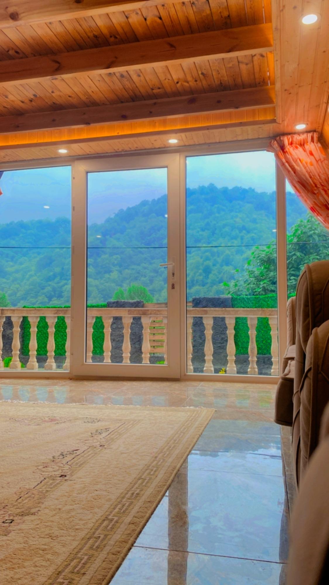 کلبه سوئیسی جنگلی وارش