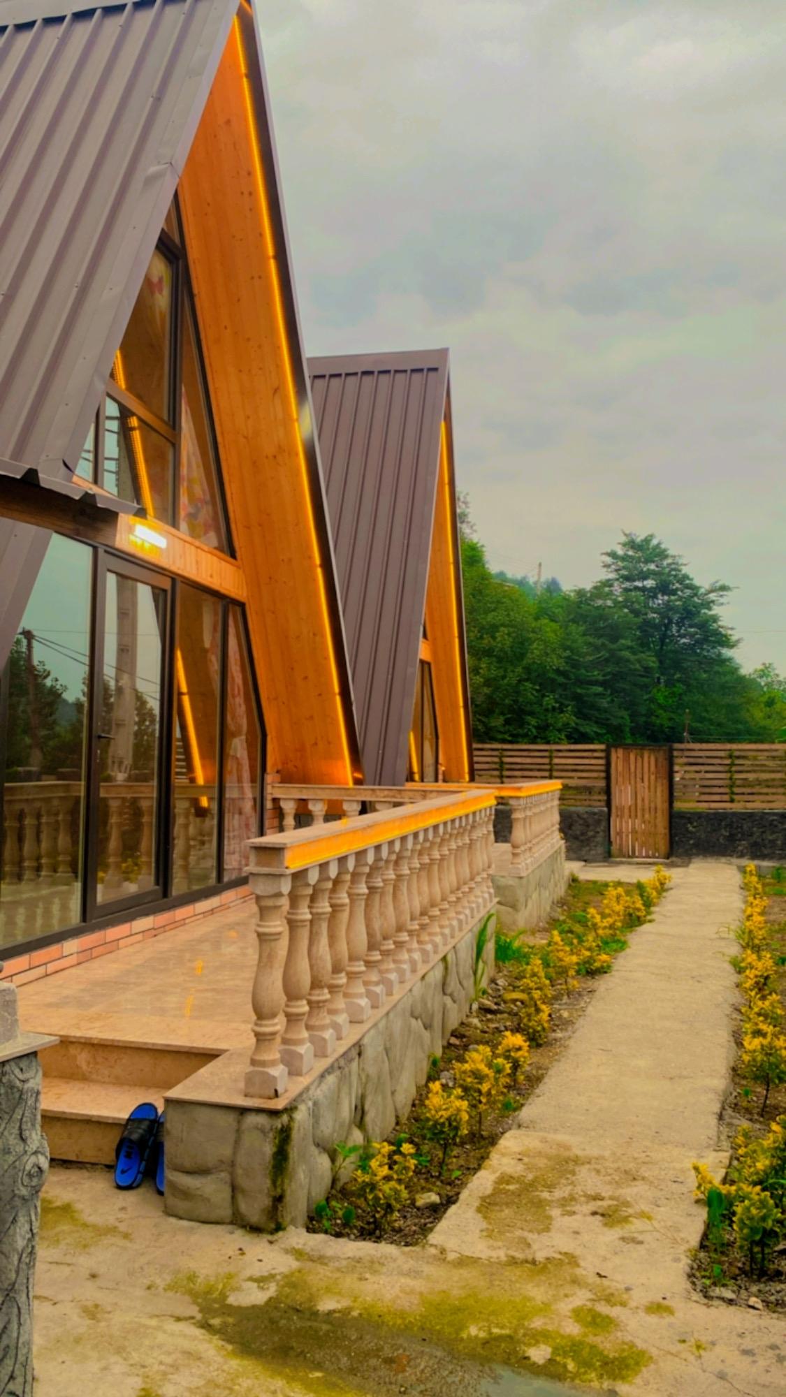 کلبه سوئیسی جنگلی وارش