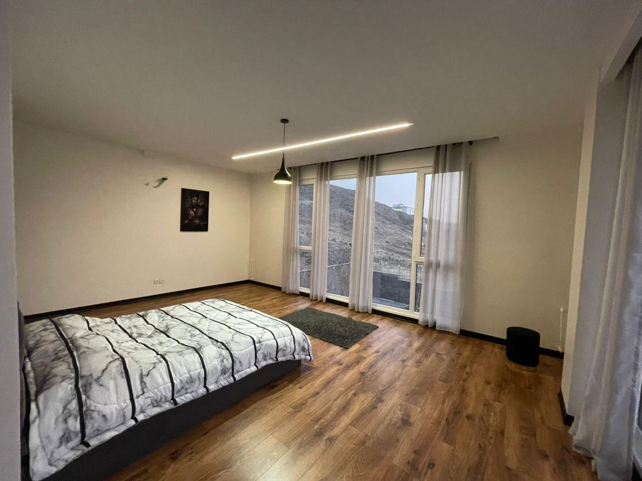 ویلایی مدرن استخردار با جکوزی آراد