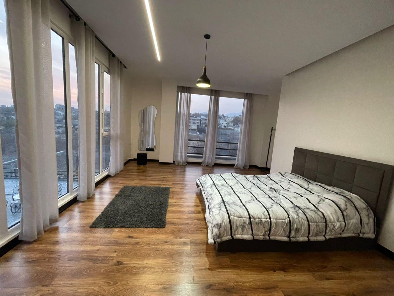 ویلایی مدرن استخردار با جکوزی آراد