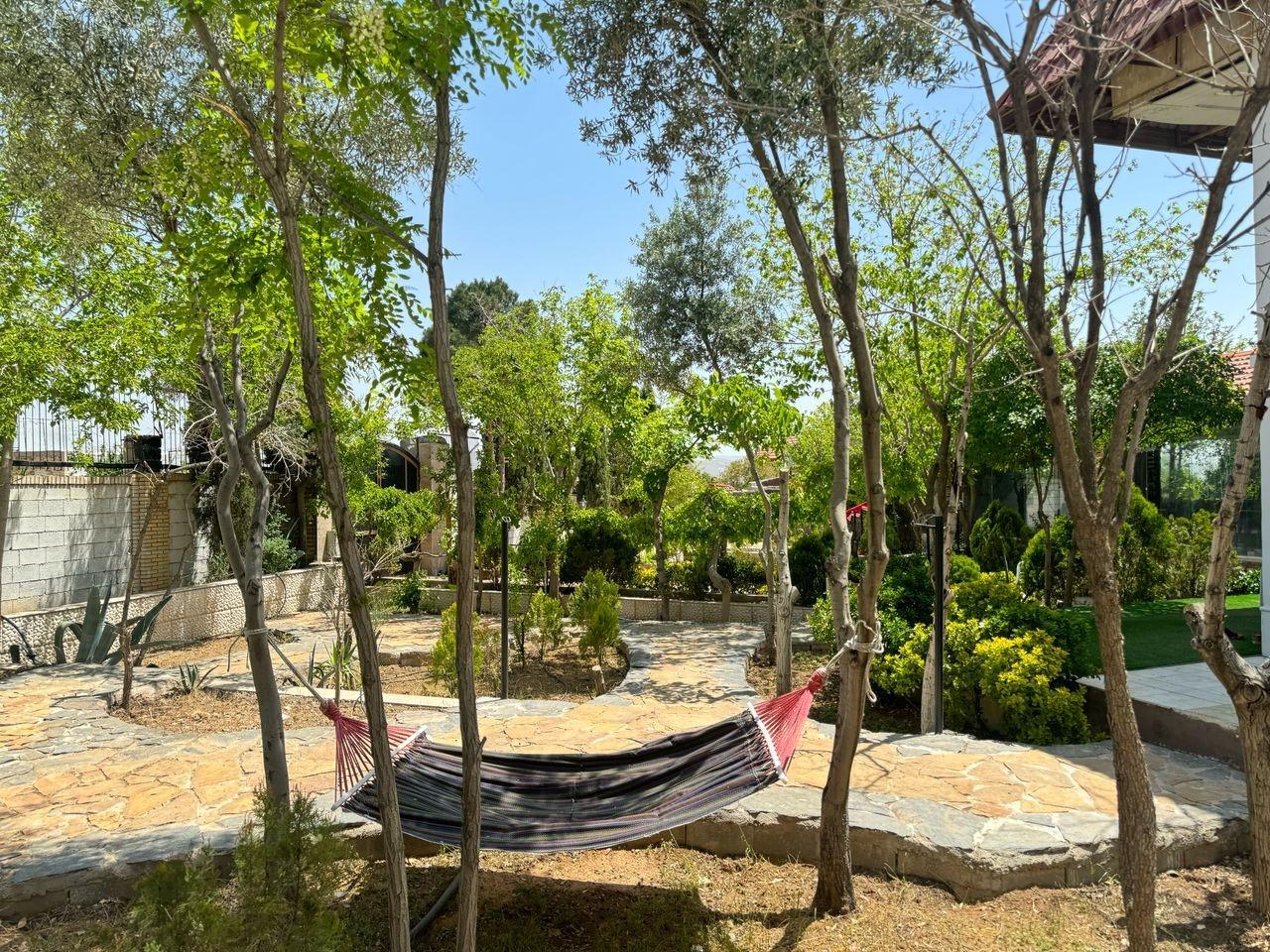 ویلا باغ بااستخر آب گرم درشیراز