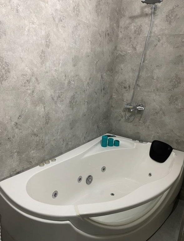 هتل سه ستاره کهن دژ مشهد با صبحانه رایگان