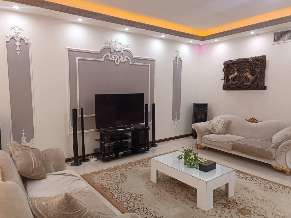 عمارت لاکچری گلها با استخر آبگرم