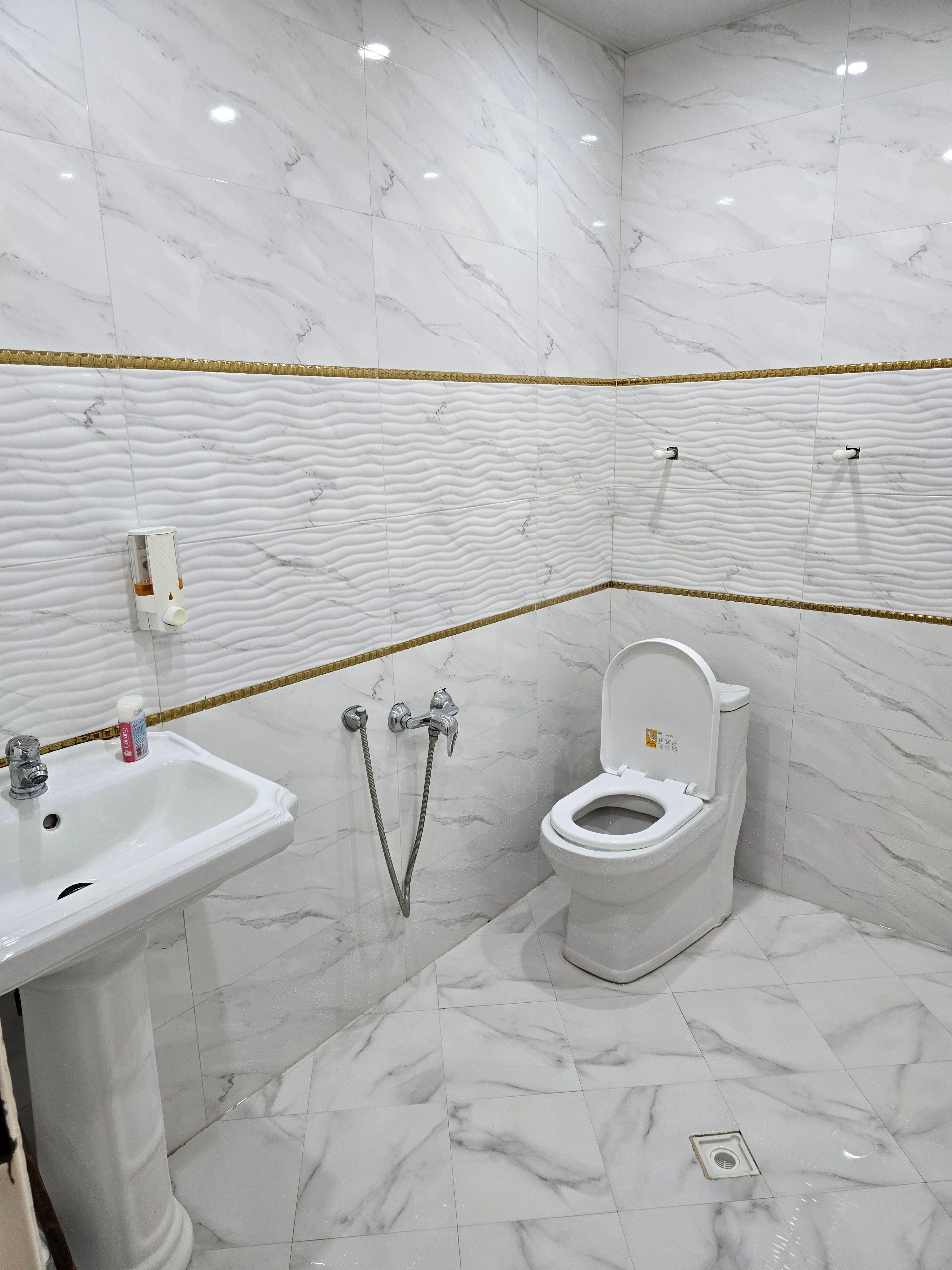 عمارت لاکچری گلها با استخر آبگرم