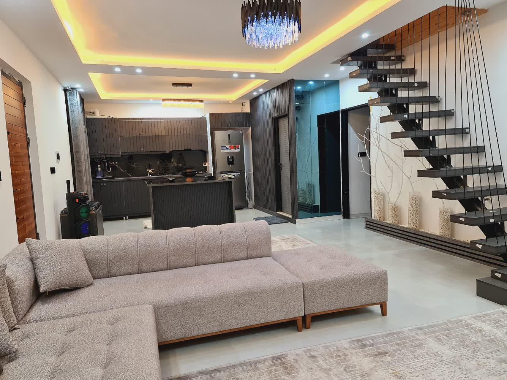 کلبه سویئسی دو خواب استخر چهار فصل