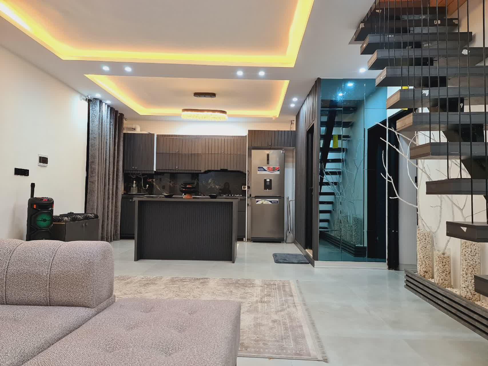 کلبه سویئسی دو خواب استخر چهار فصل