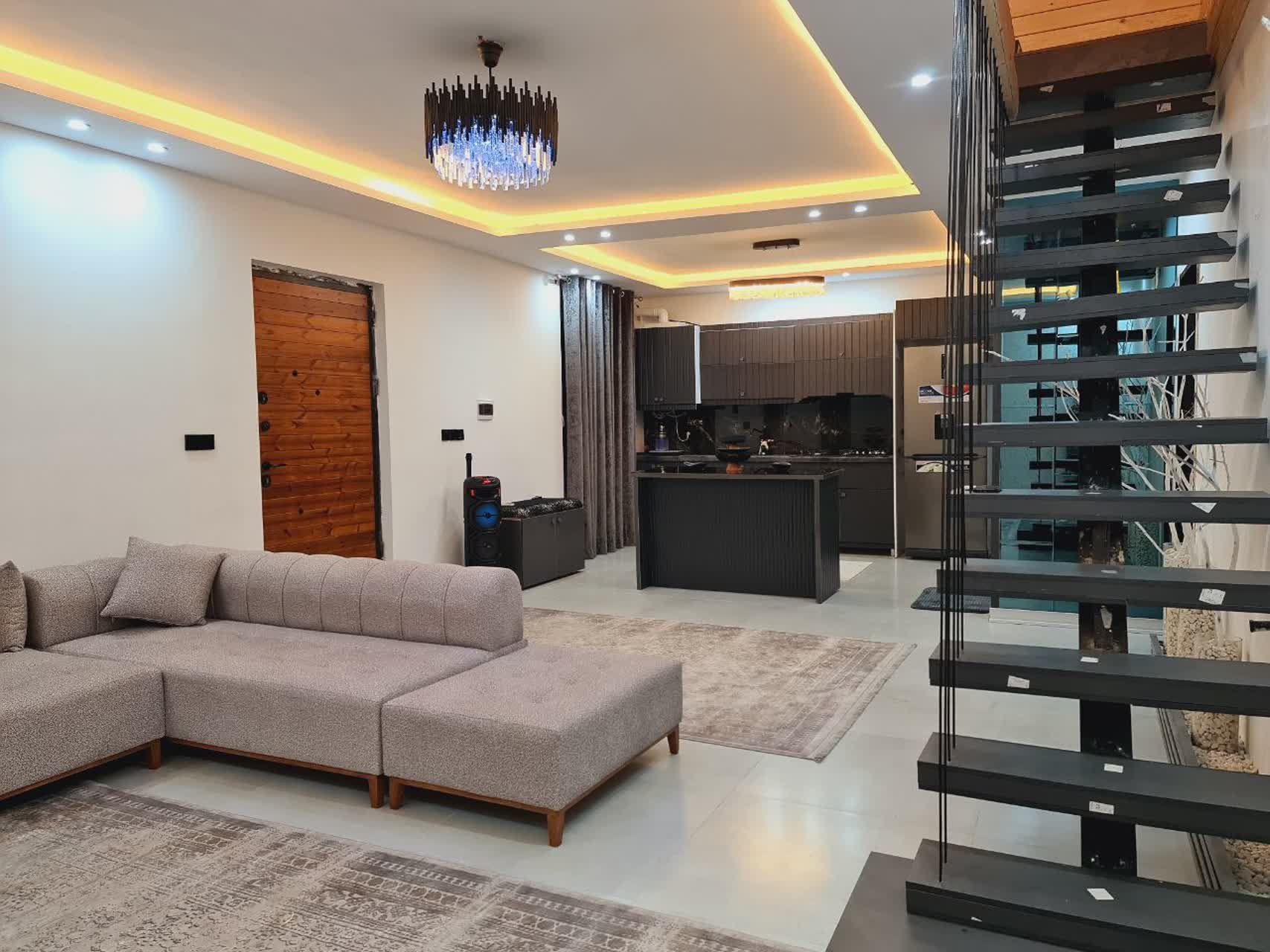 کلبه سویئسی دو خواب استخر چهار فصل